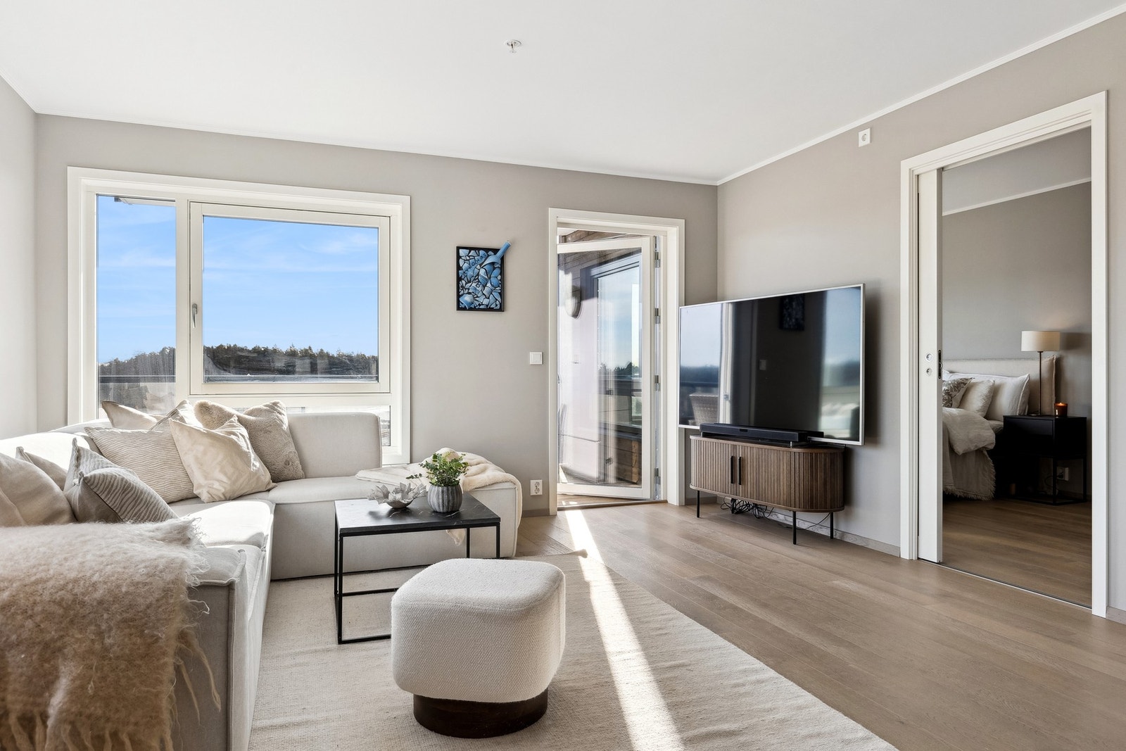 Praktisk planløsning og luftig leilighet fra 2022 Galleribilde