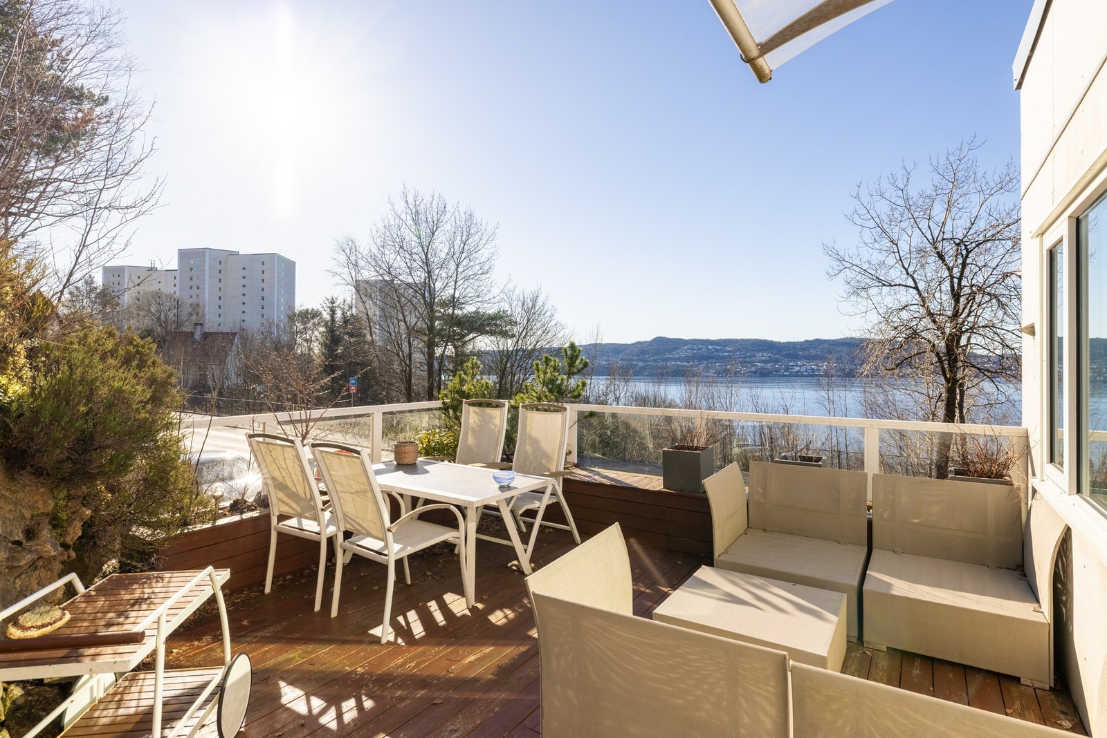 En strøken 2-roms med kort vei til det meste og en stor fellesterrasse med nydelige solforhold. Galleribilde