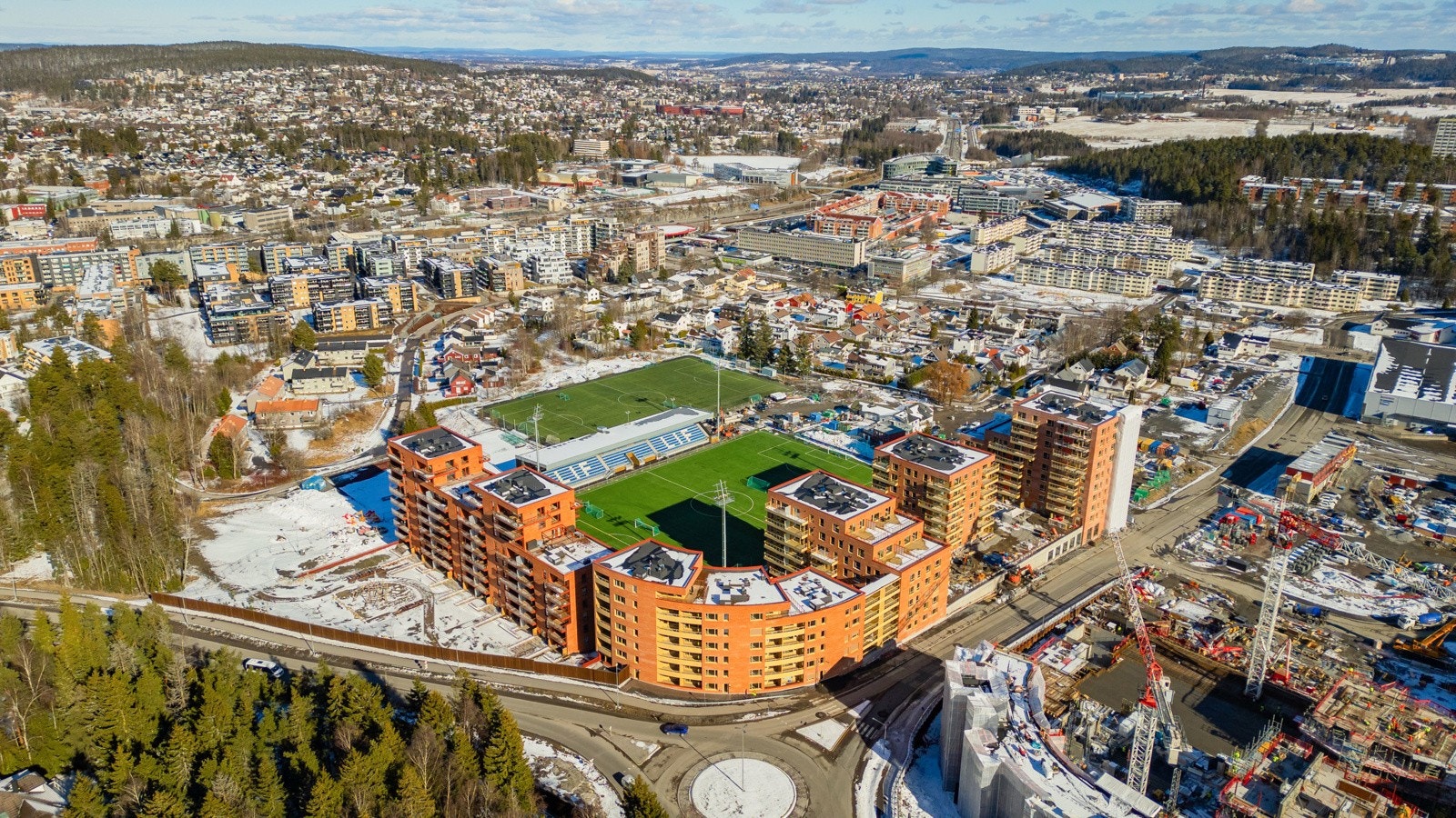 I Rolvsrud Arena på Lørenskog kommer hvert nabolag til å ha umiddelbar nærhet til Rolvsrud Idrettspark, perfekt for den aktivitetslystne familie. Galleribilde