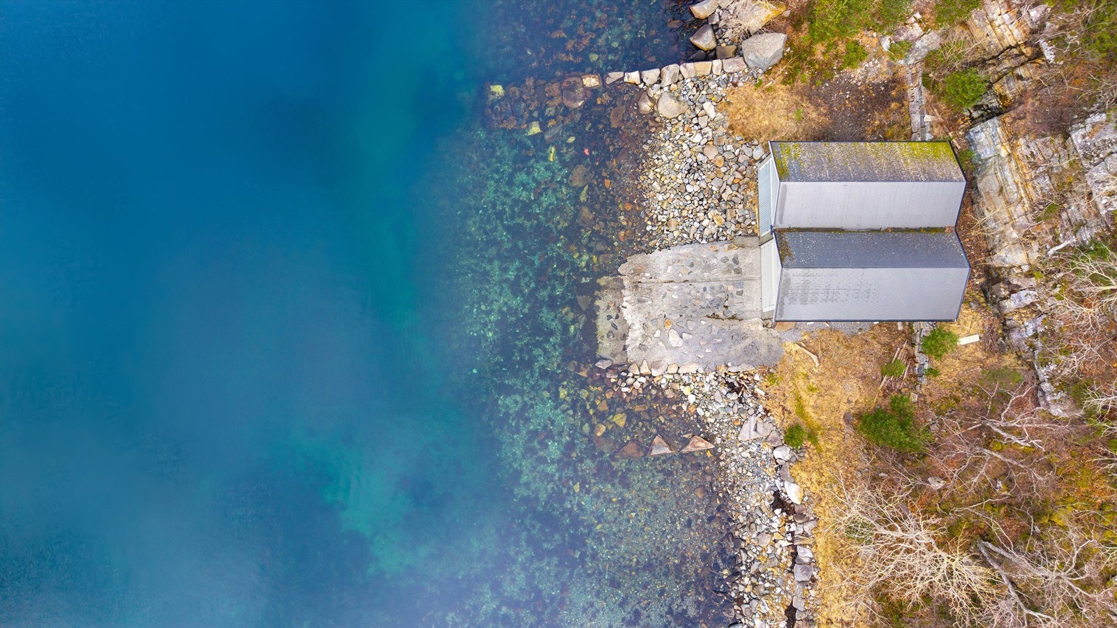 Dronebilde over naustet sett fra fugleperspektiv Galleribilde
