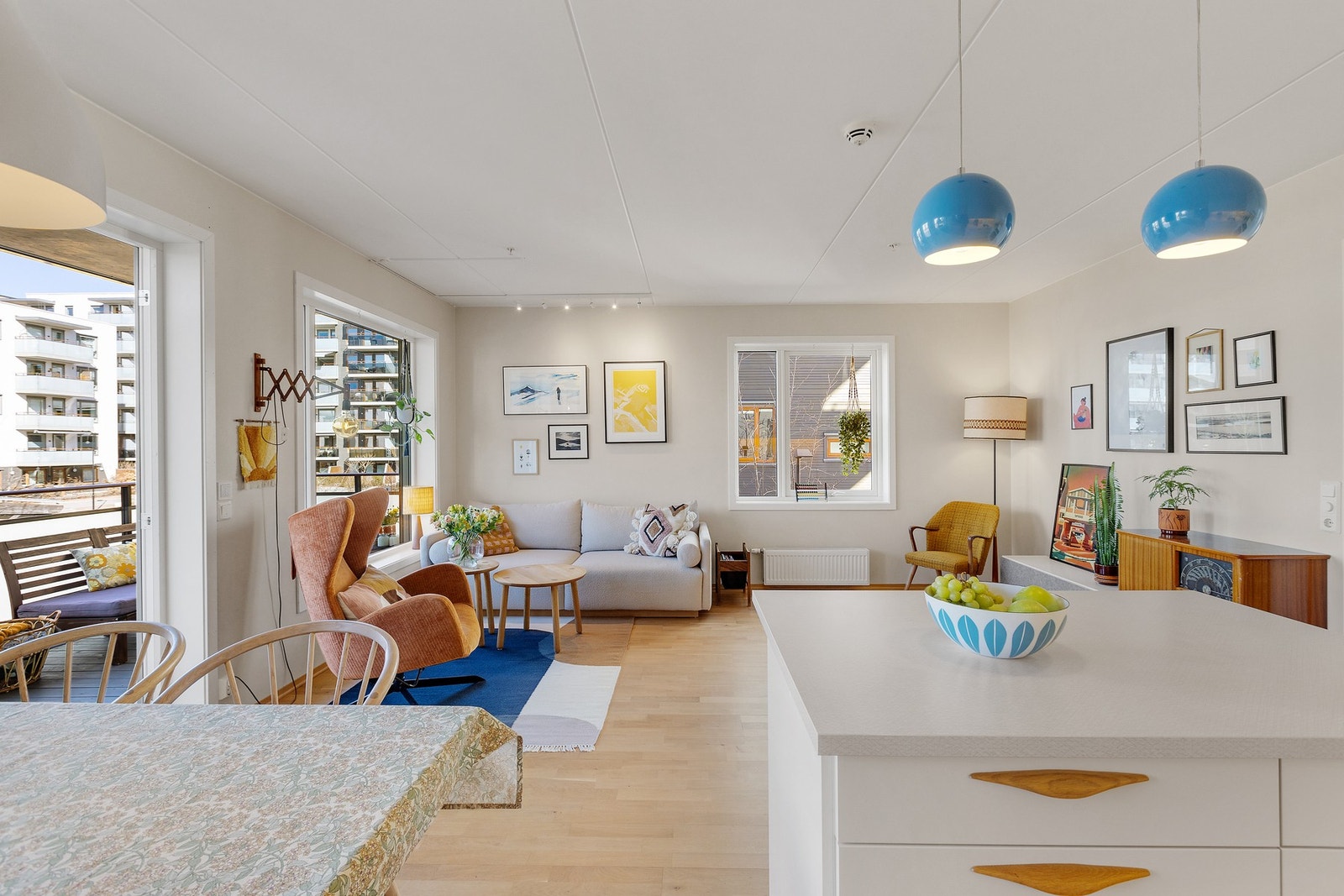 Stuen har svært gode lys- og solforhold Galleribilde