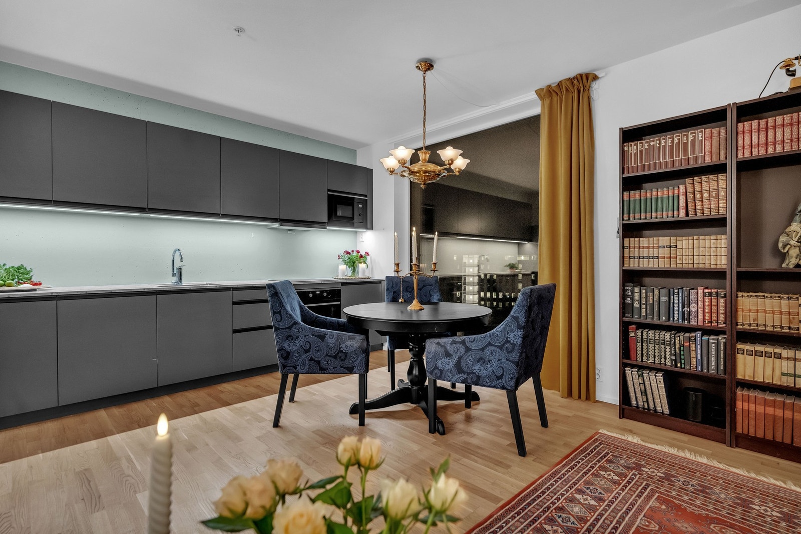 Her kan man nyte lange middager og gode samtaler. Galleribilde