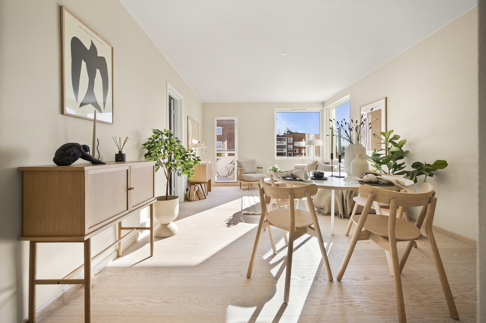 Det er lagt nye overflater i alle rom. Det foreligger dokumenter og kvittering på alt uført arbeid. Galleribilde