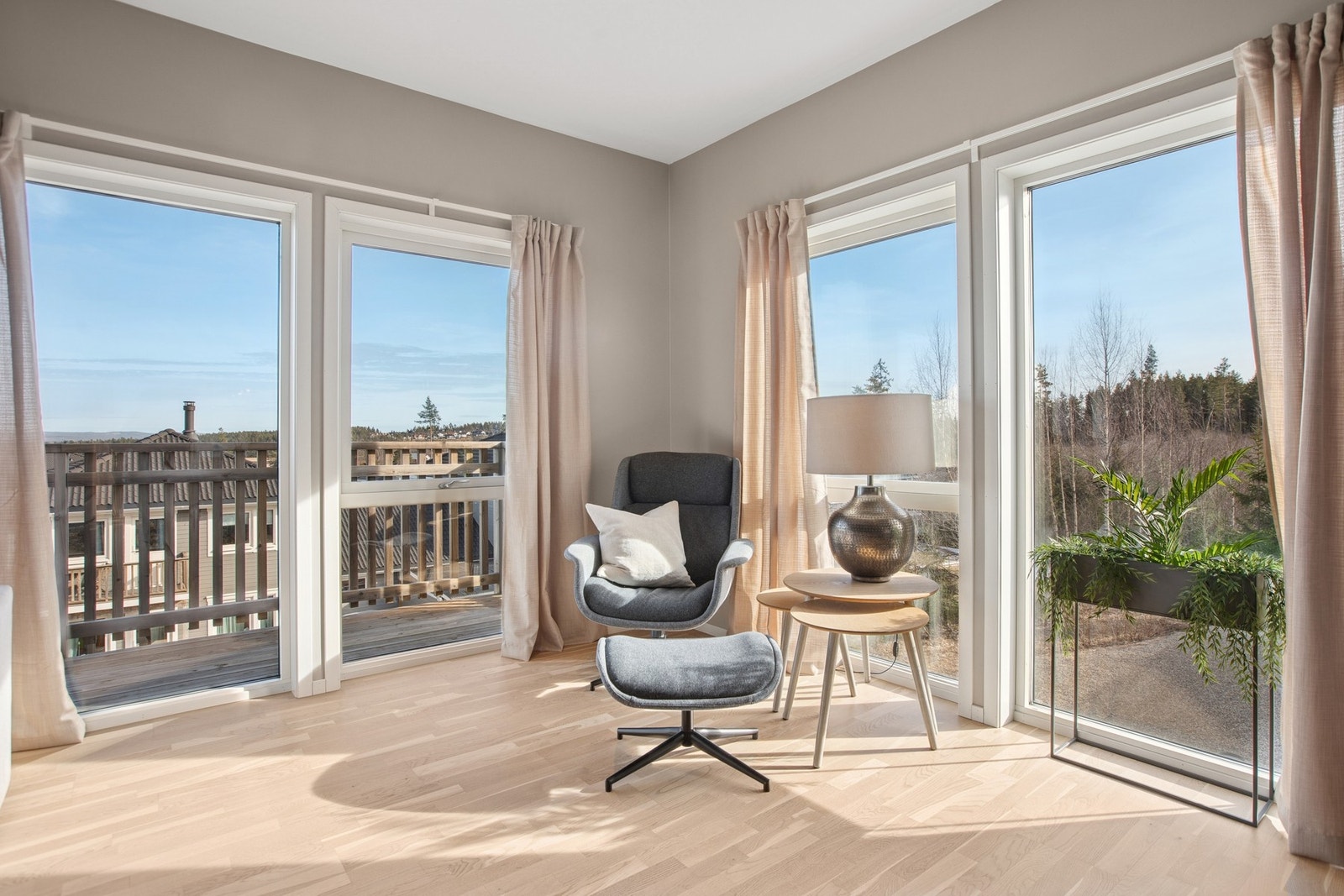 Fra stuen er det utgang til en herlig balkong på 8 m². Galleribilde
