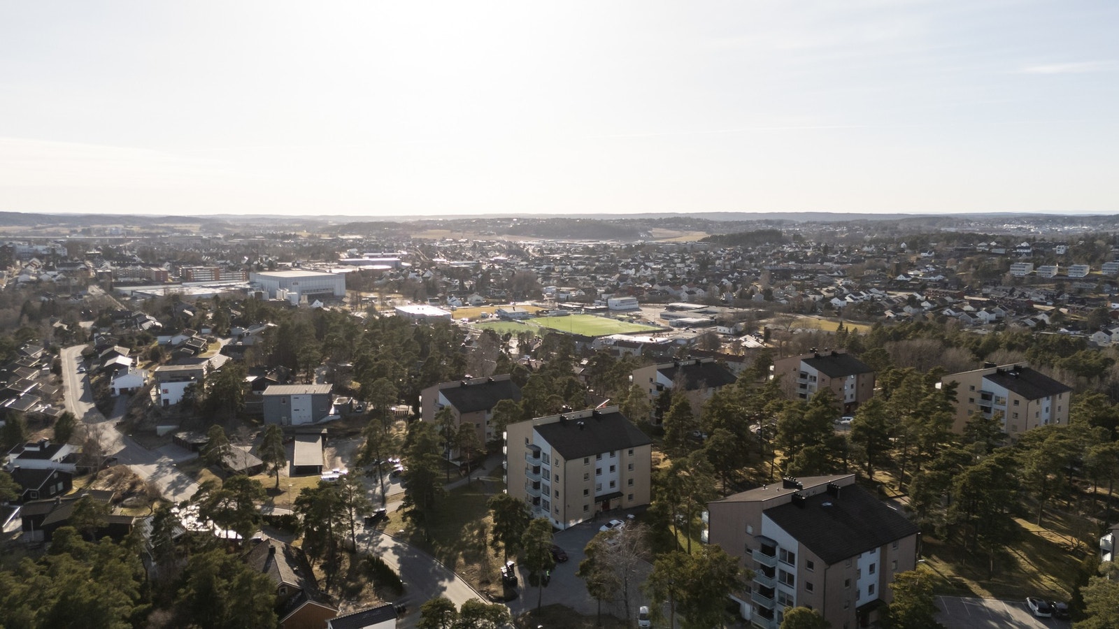 Det er gangavstand til barnehager, skoler, idrettsanlegg og butikk. Galleribilde