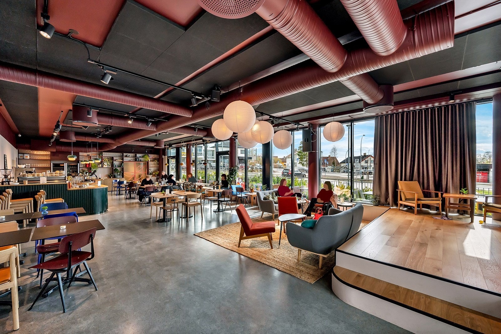 Det er flere kafeer i området her fra Østensjø Havn. Galleribilde