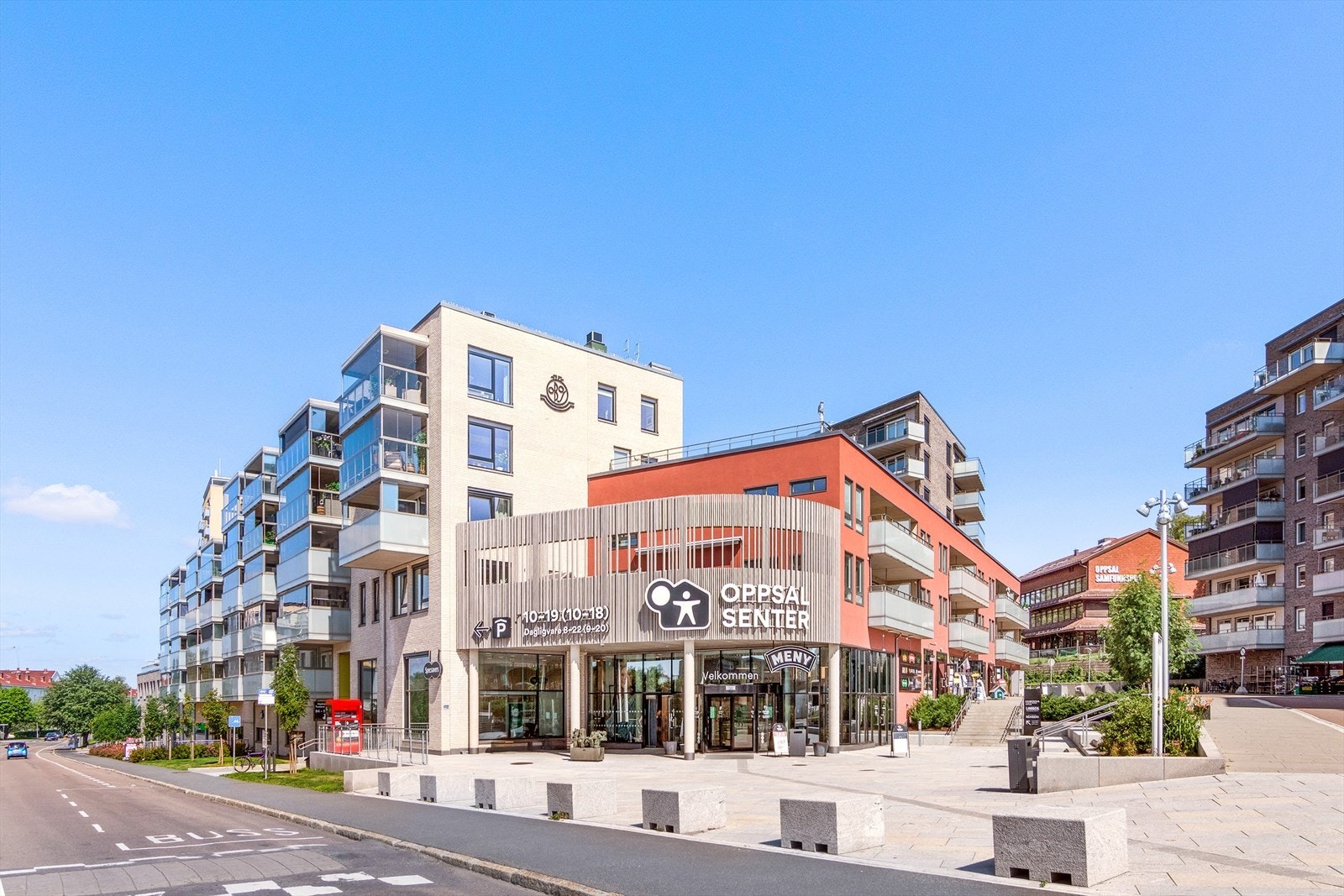 Kort vei til Oppsal senter med flere butikker. Galleribilde