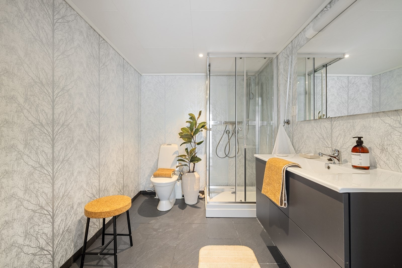 Badet befinner seg praktisk til like ved inngang Galleribilde