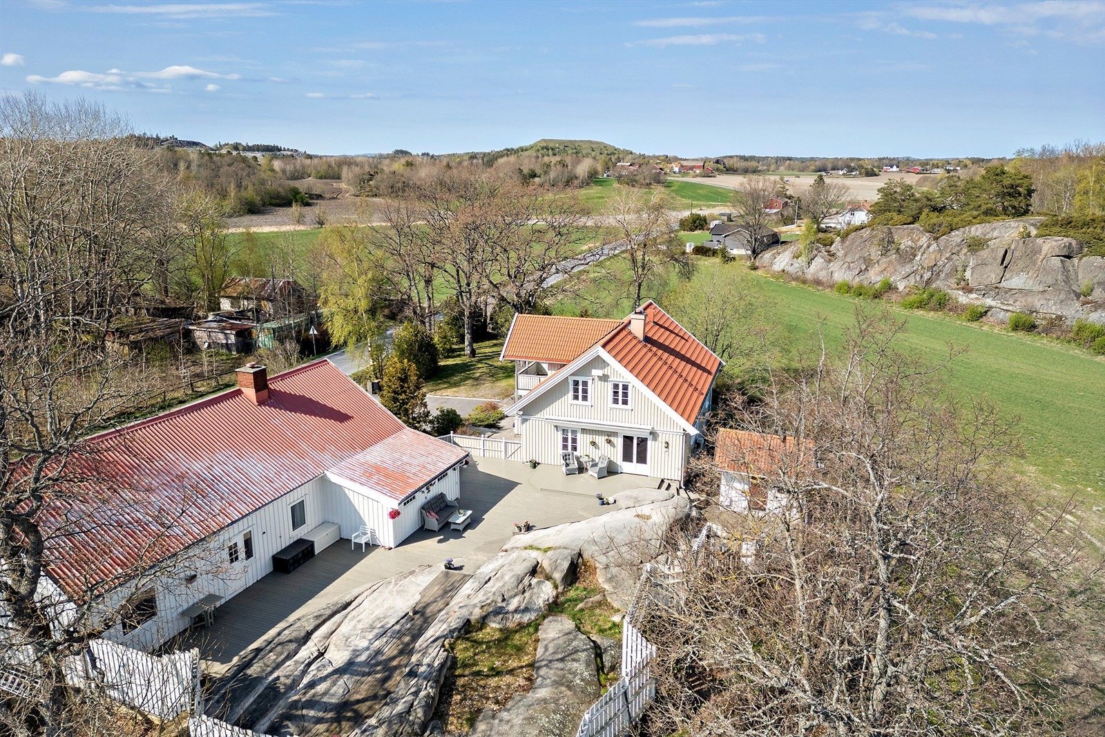 Stor enebolig med sidebygning/anneks/verksted! Galleribilde