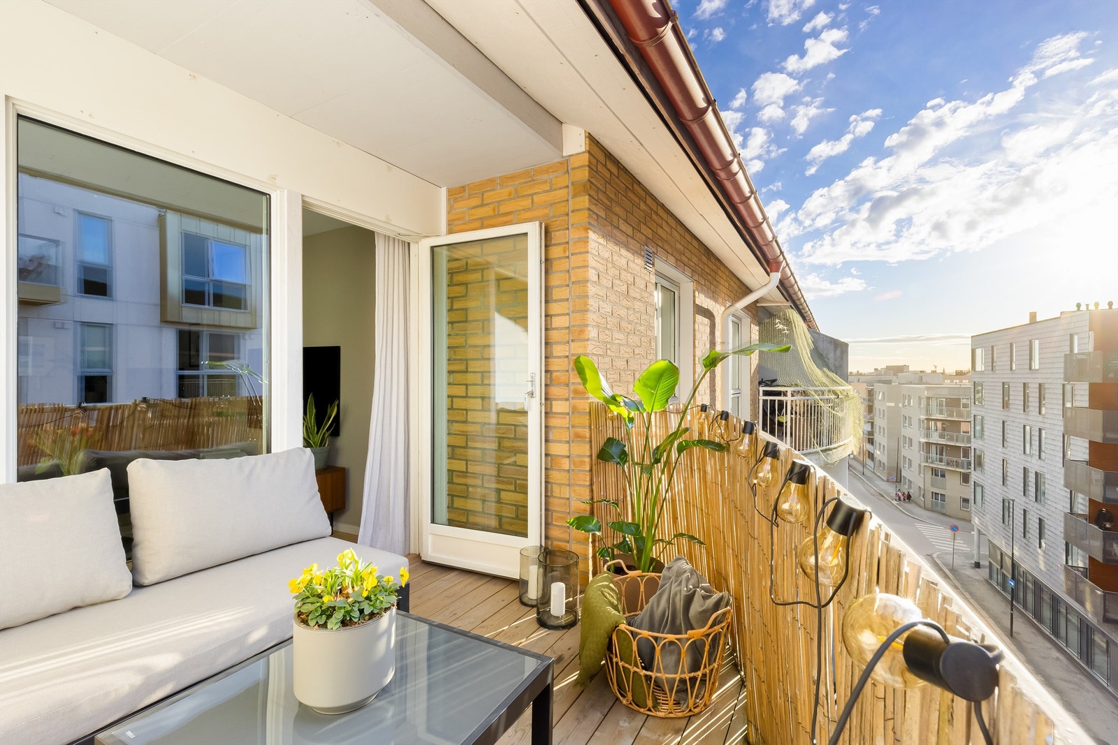 Her kan du nyte solrike sommerdager fra kl. 15 til ca. kl. 21. Galleribilde