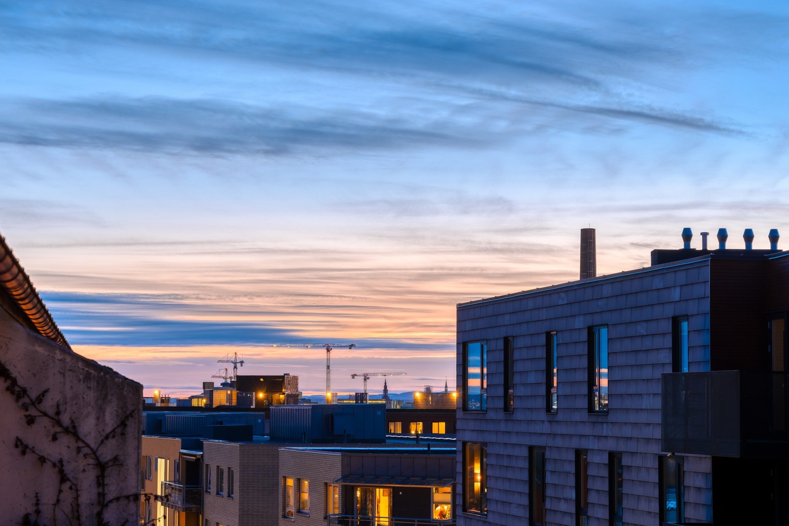 Nordvestvendt balkong med herlige solnedganger! Galleribilde