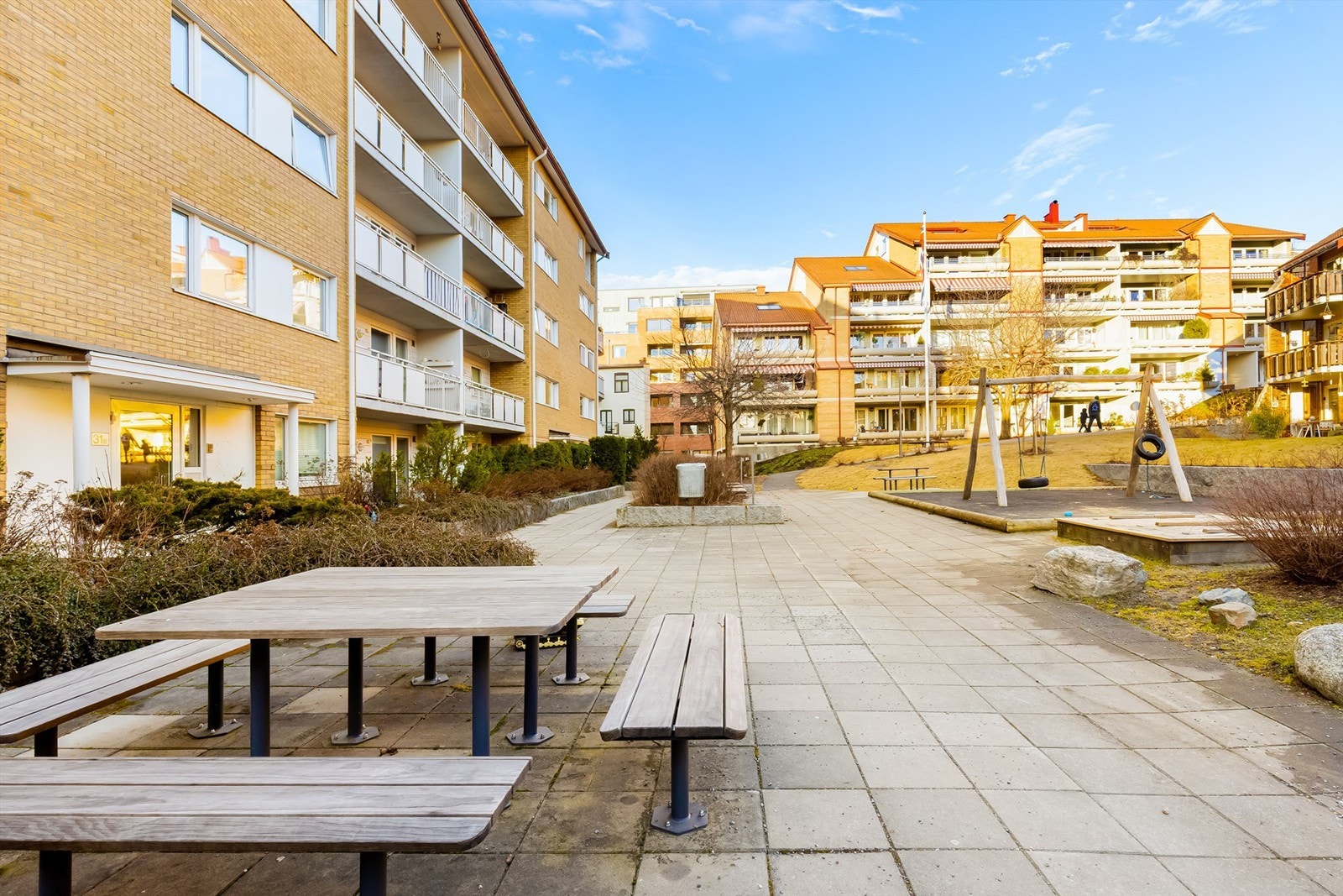 Flott bakgård i borettslaget. Galleribilde
