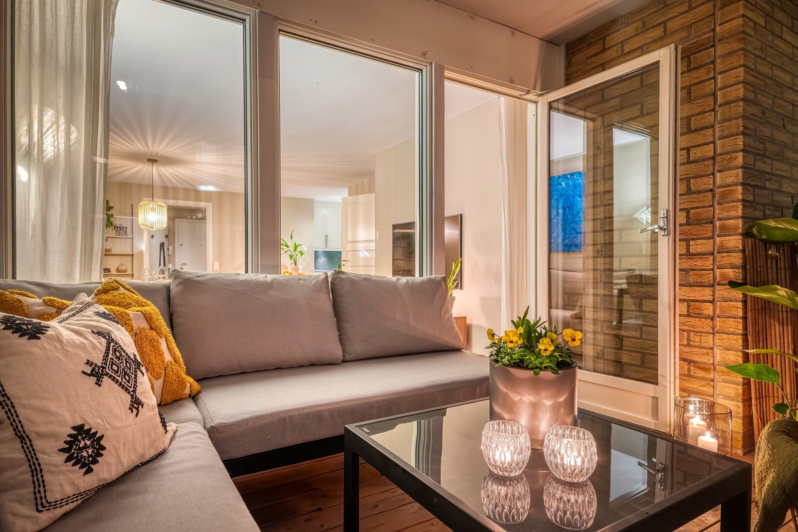 Stor og lekker 2-roms toppleilighet med solrik balkong. Galleribilde