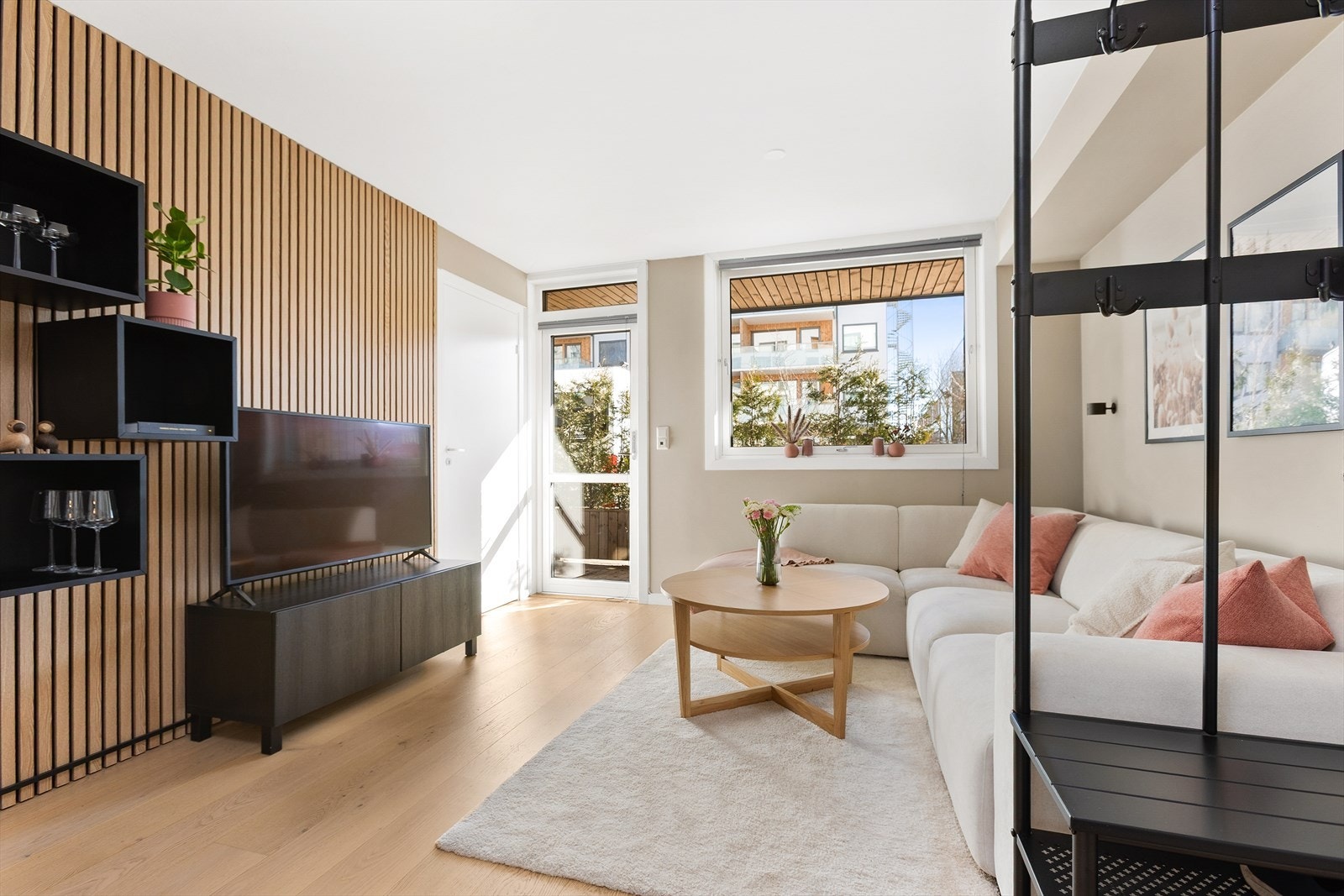 Velkommen til Hovseterveien 82B - Presentert av Erik Høyem i Nordvik Røa Galleribilde