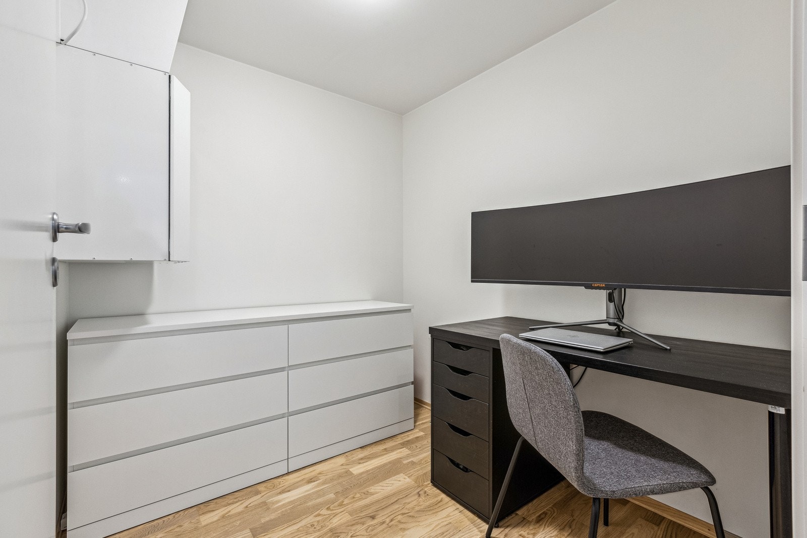 Leilighetens bod på 4 kvm gir ekstra oppbevaringsplass eller muligheten til å innrede etter egne ønsker og behov. Galleribilde