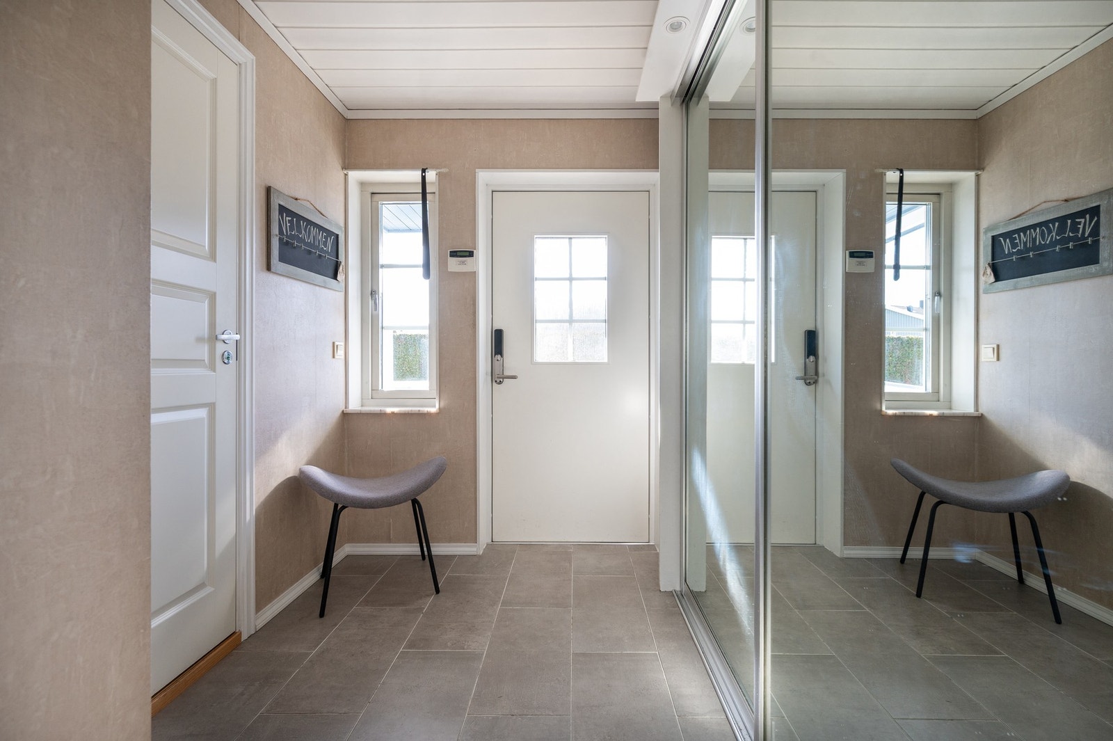 Hoveddel: Entrè Galleribilde