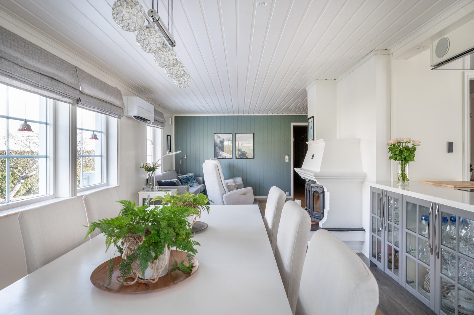 Hoveddel: Spisestue Galleribilde