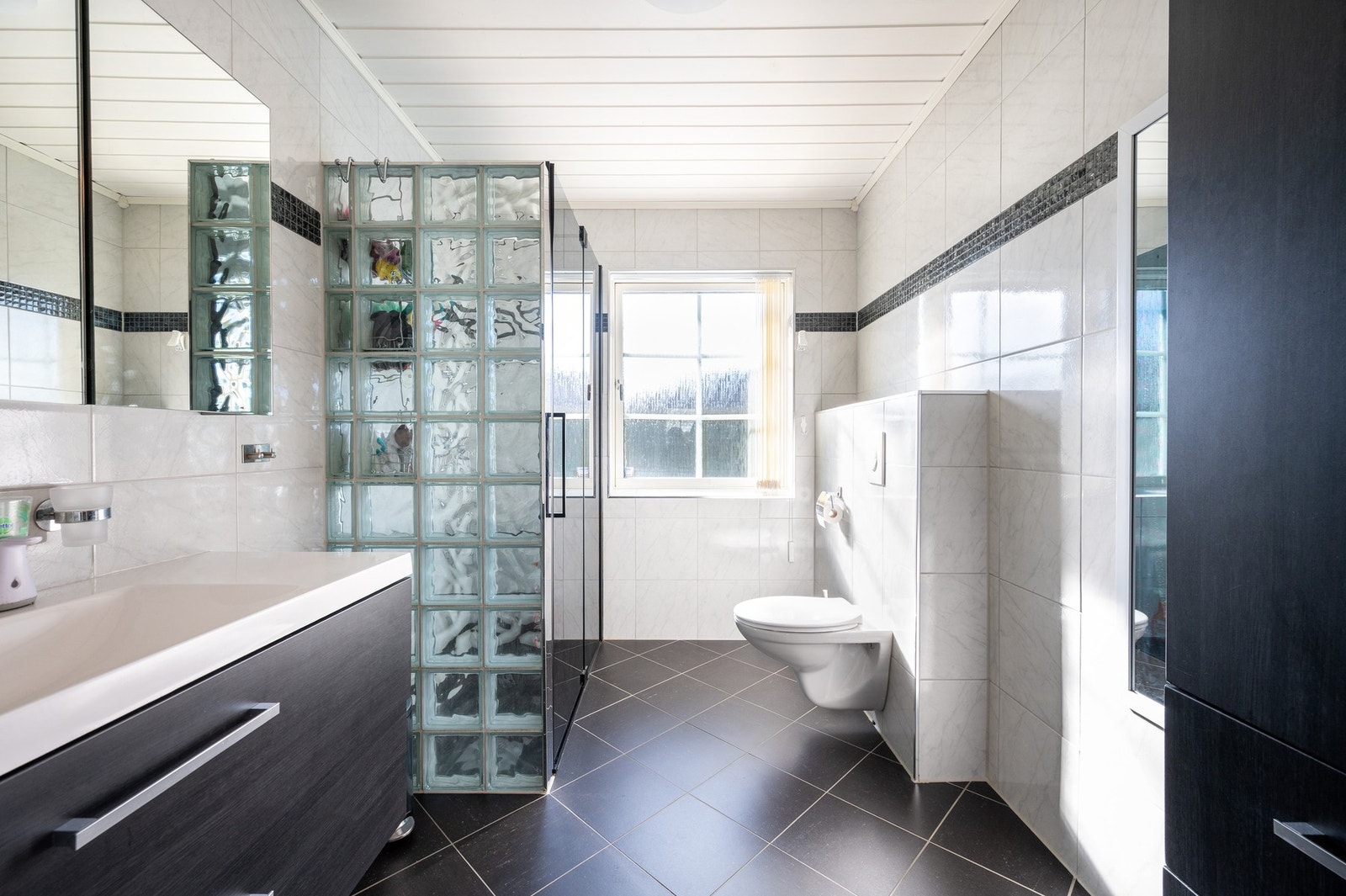 Hoveddel: Bad Galleribilde