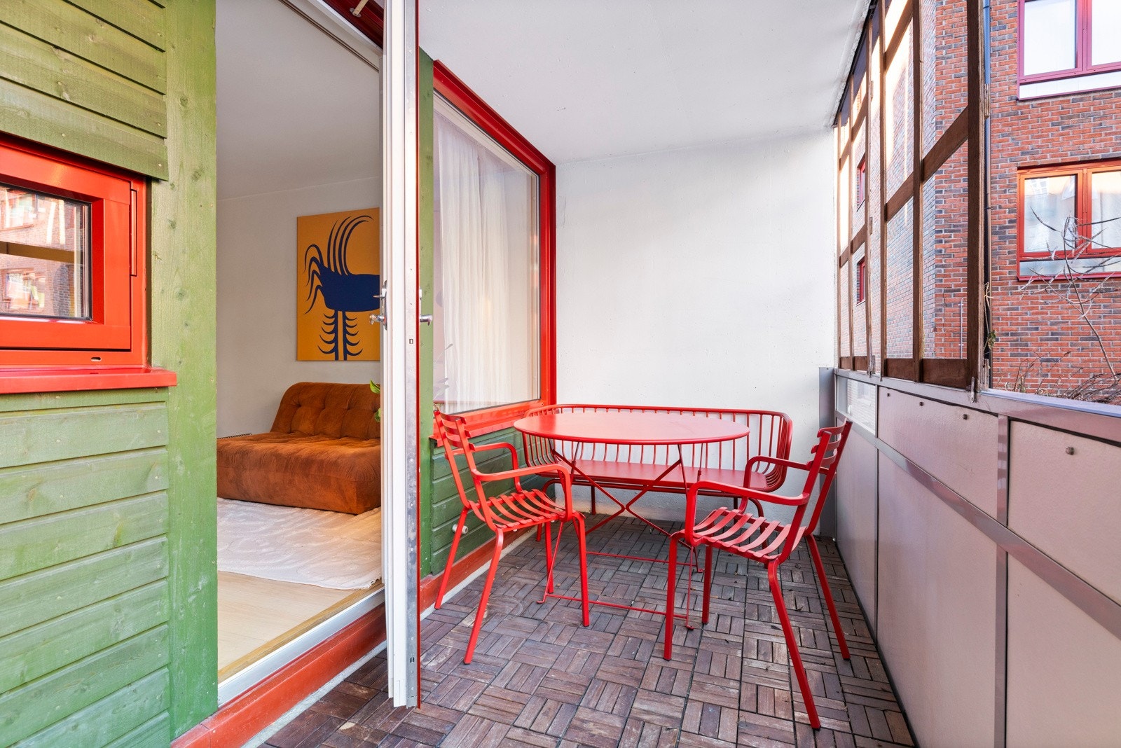 Balkongen har en fin ettermiddagssol påi sommerhalvåret Galleribilde