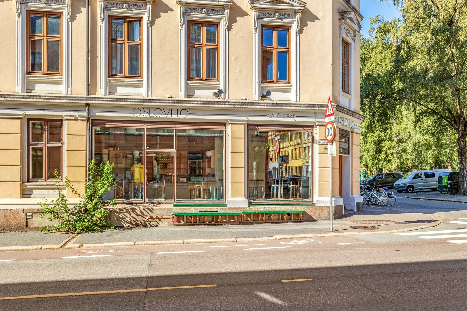 Området byr på flere hyggelige kaféer og spisesteder Galleribilde