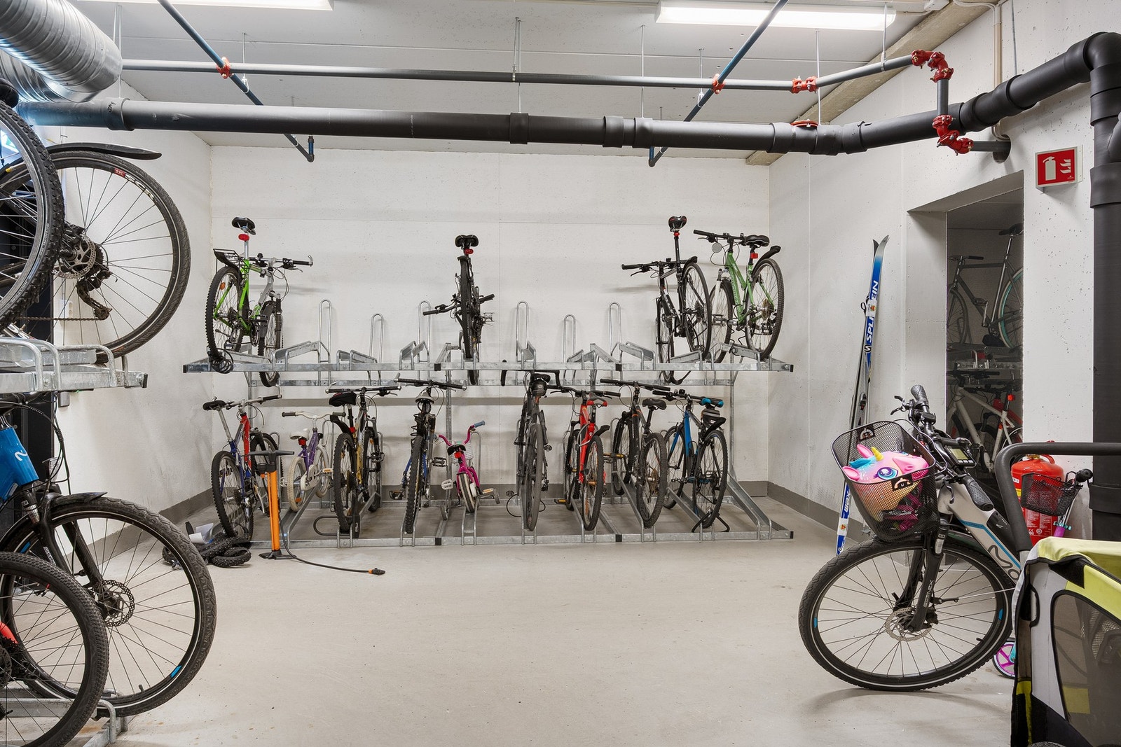 Sykkelbod i fellesareal. Galleribilde