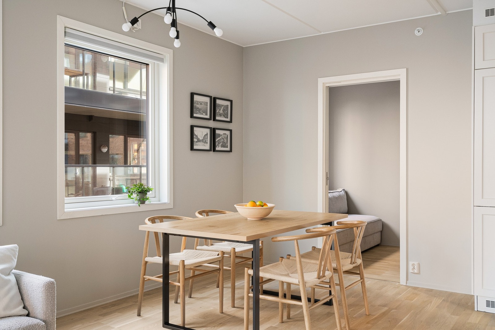 God plass til spisebord. Galleribilde