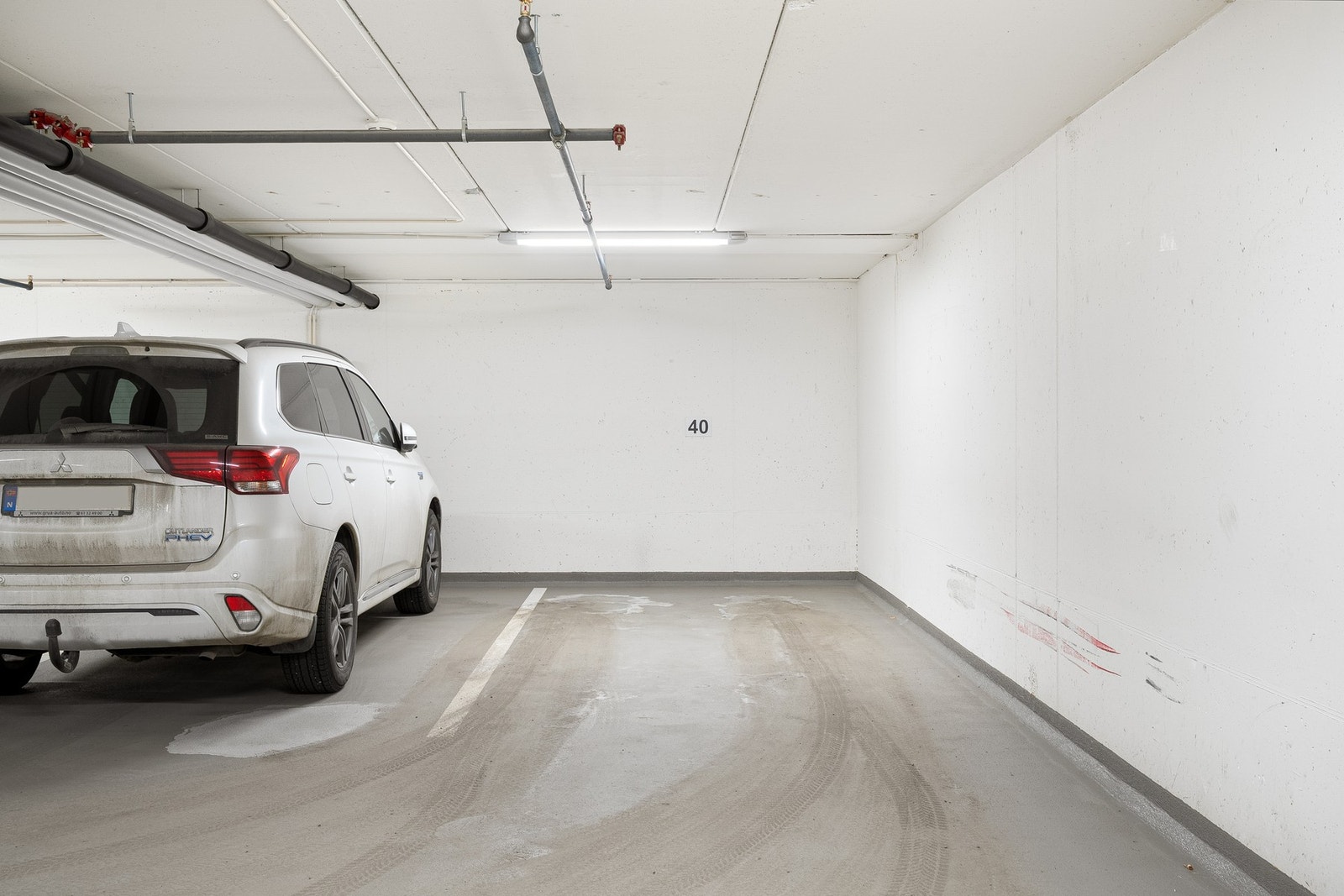 Det medfølger garasjeplass i felles anlegg. Her er det muligheter for å etablere elbillader. Galleribilde