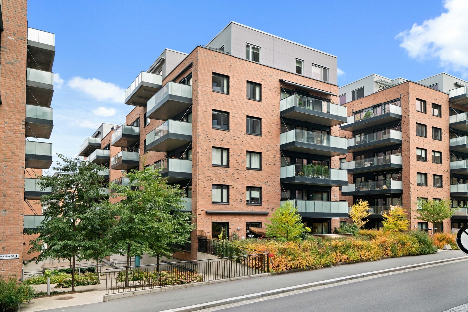 Bygget er fra 2015 og har heis. Galleribilde