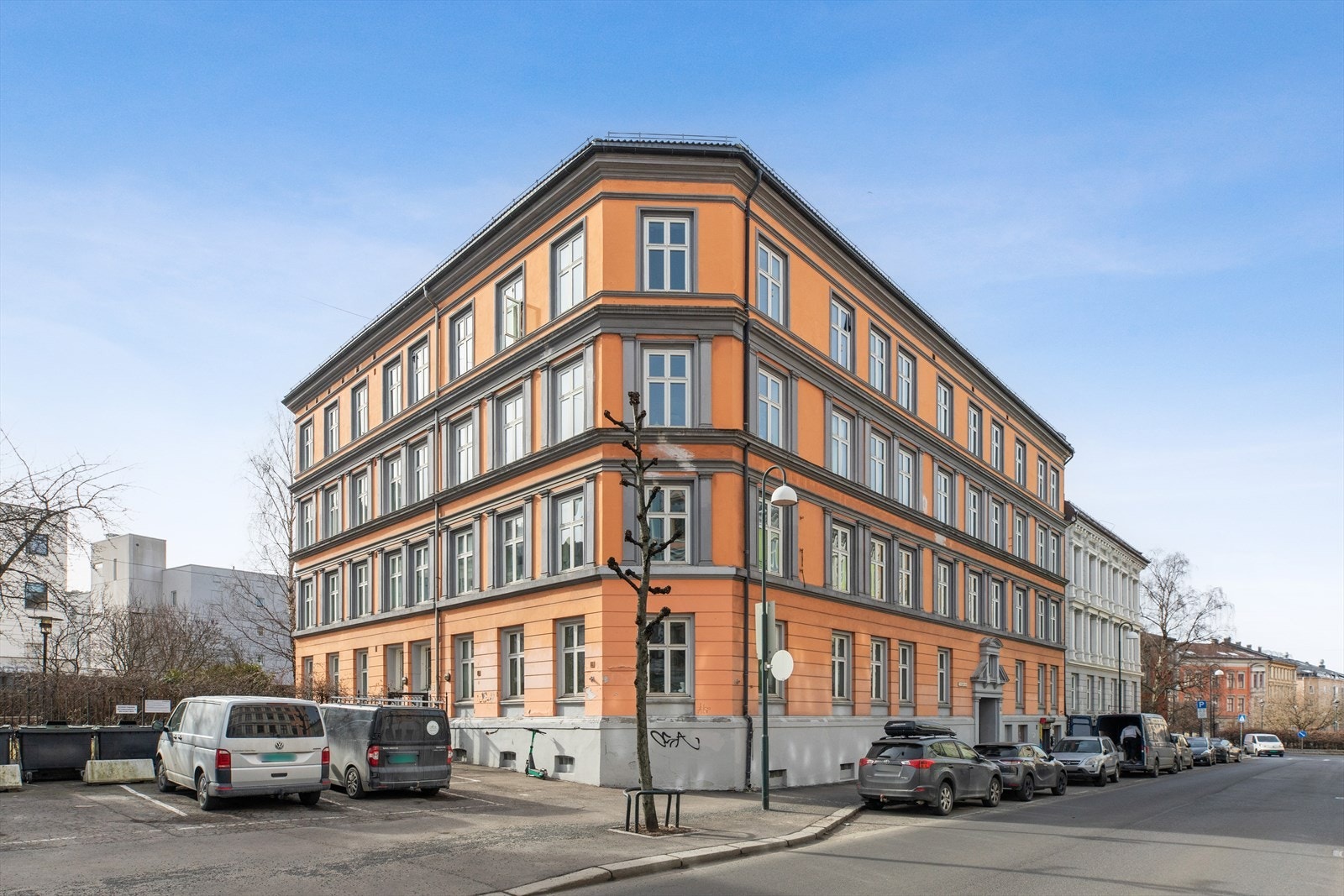 Borettslaget Schweigaards gate 79 består av 32 boliger og 1 næringslokale. Galleribilde