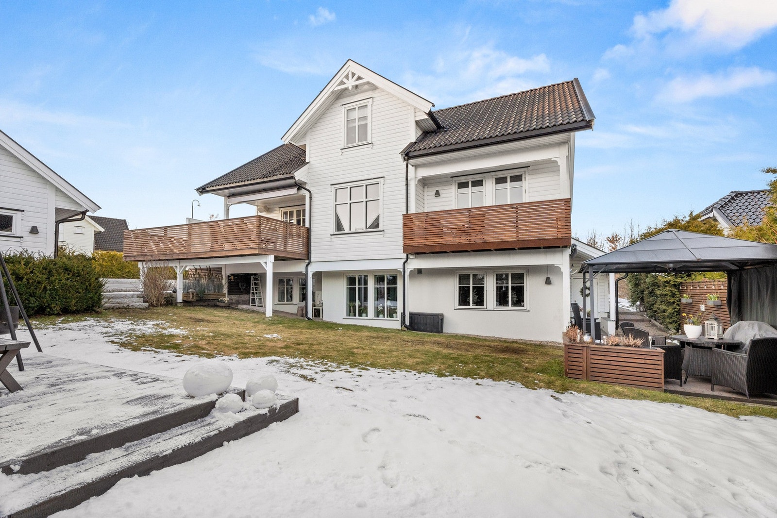 Et flott hus på Bjørnstad, med gode vilkår for barnefamilien. Galleribilde