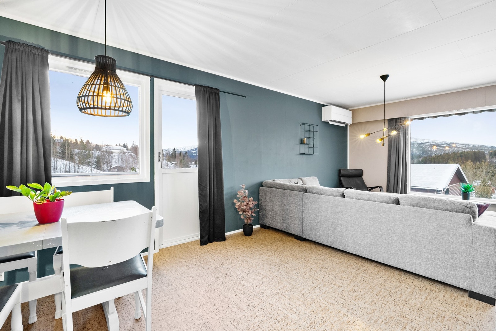 Innvendige overflater er generelt fra byggeåret Galleribilde