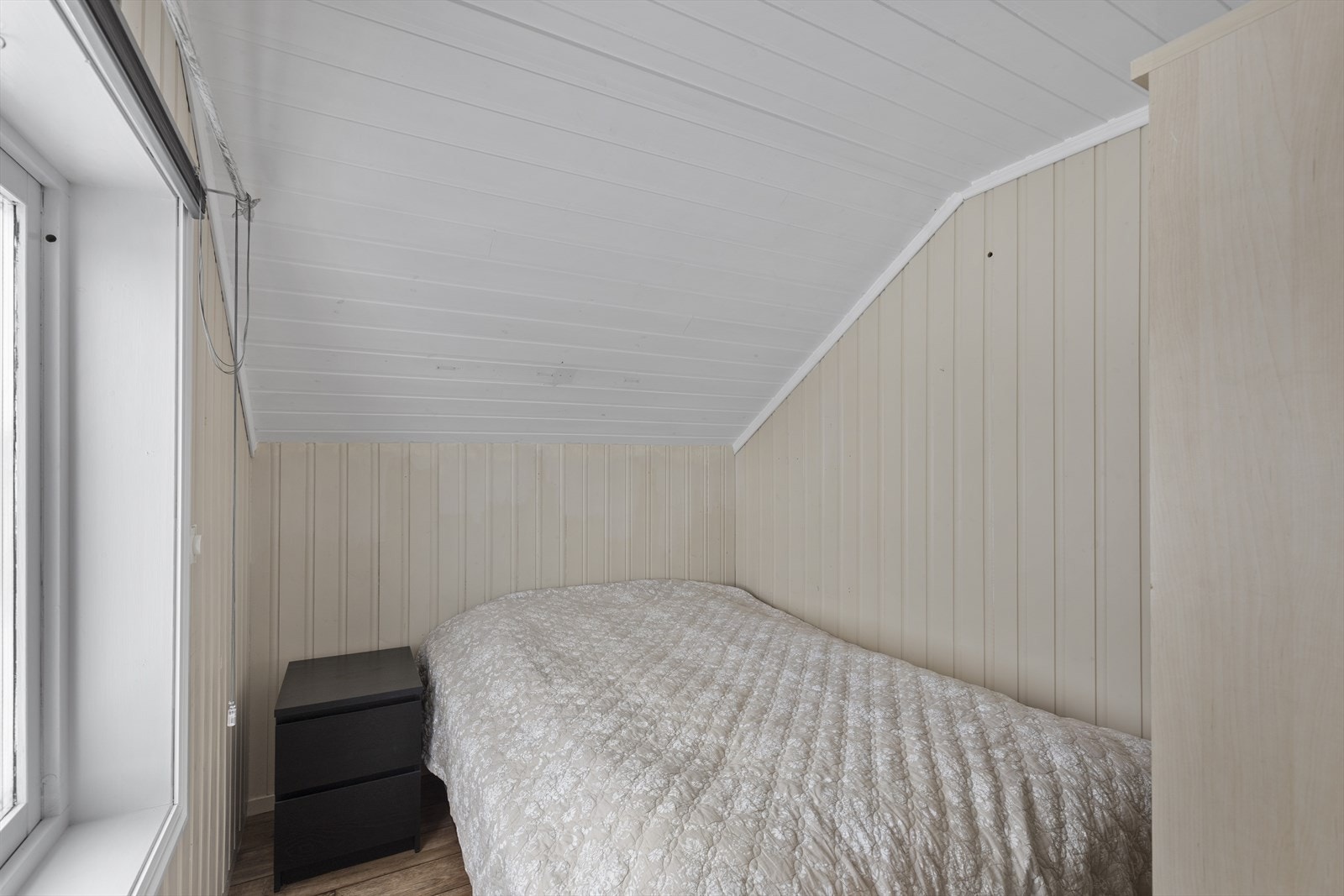 Soverom på loft. Galleribilde