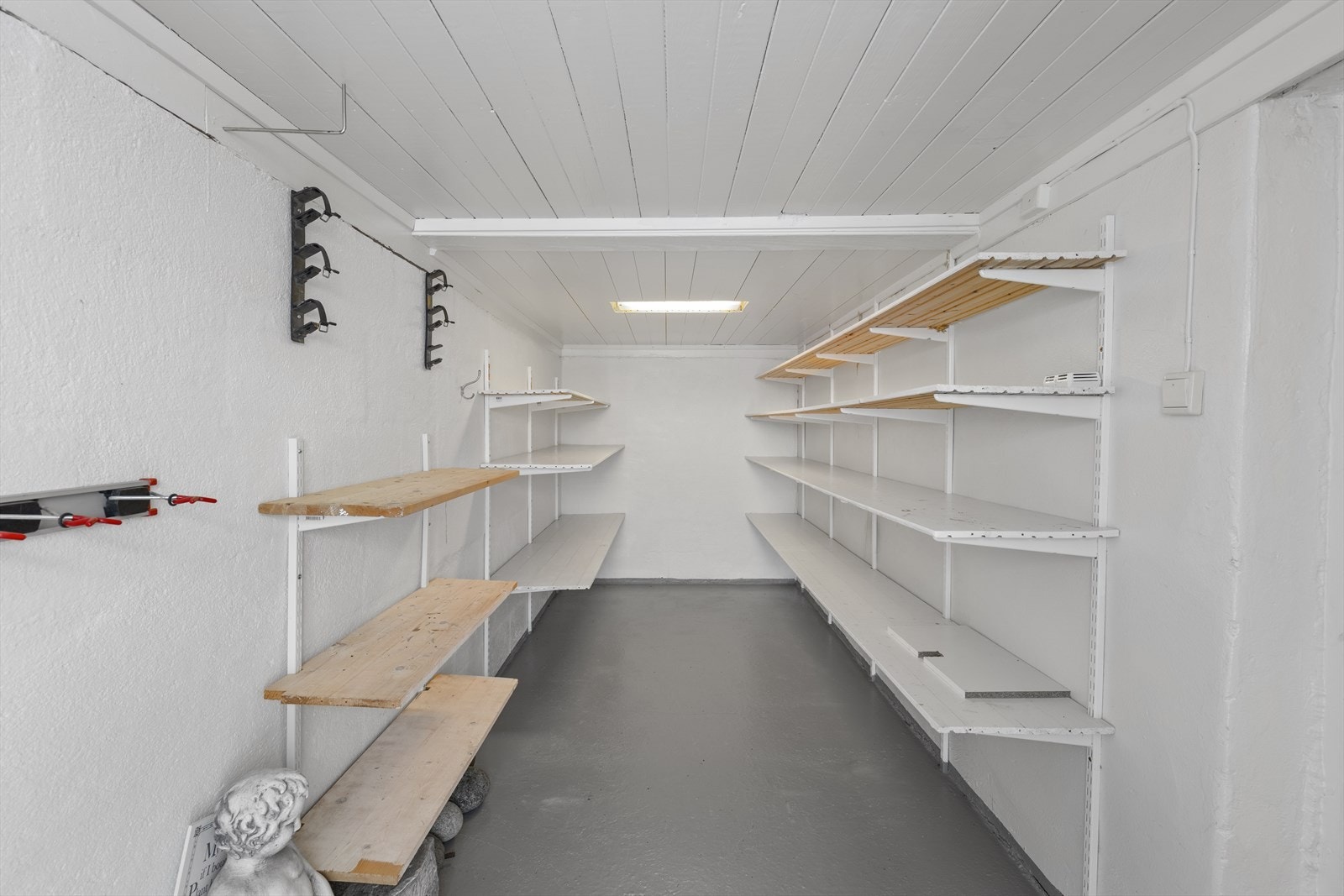 En av kjellerens mange bodarealer. Galleribilde