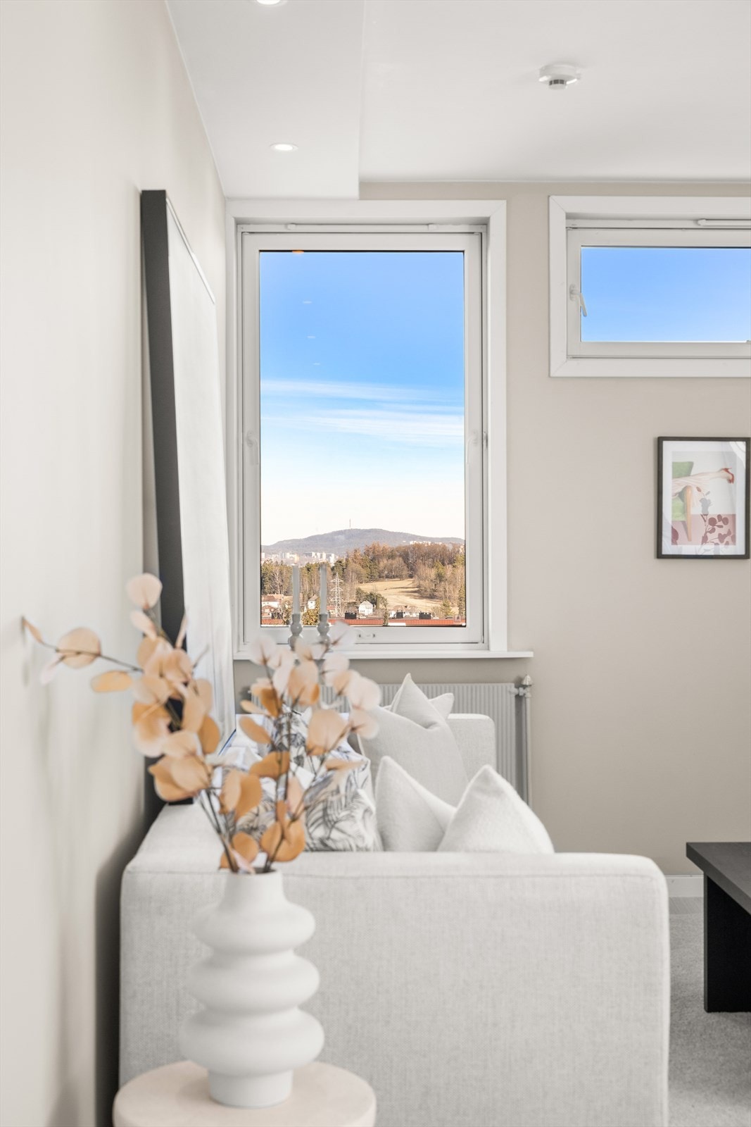 Veldrevet borettslag med god vedlikeholdshistorikk. Vinduer ble skiftet i 2017. Galleribilde