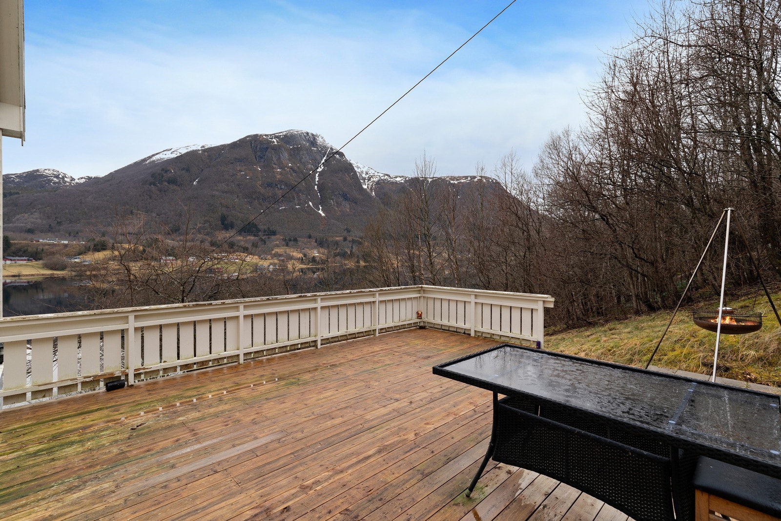 Stor terrasse. Galleribilde