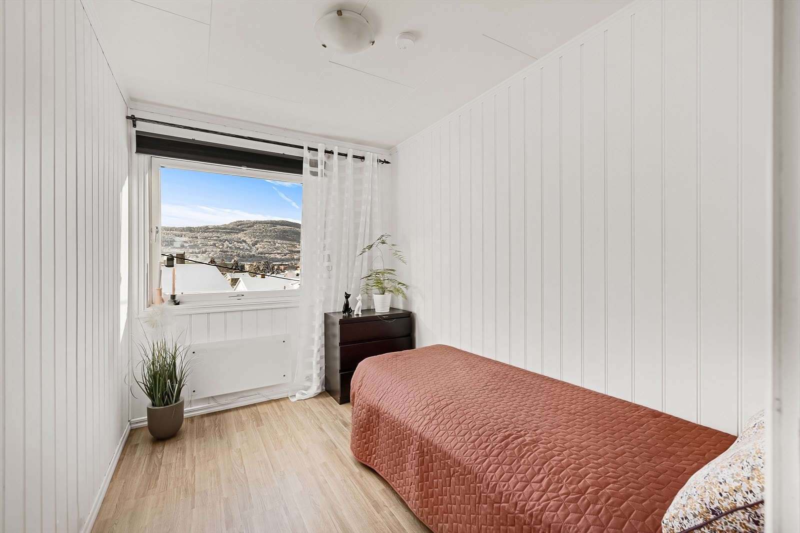 Rommet passer perfekt som barnerom, gjesterom eller kontor Galleribilde