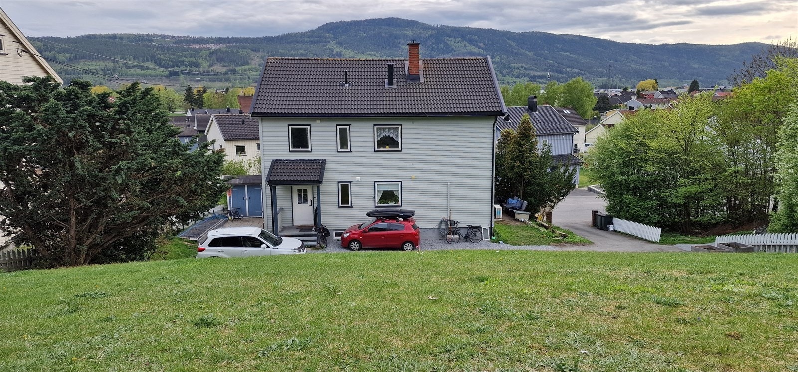 Boligen har en attraktiv og barnevennlig beliggenhet Galleribilde