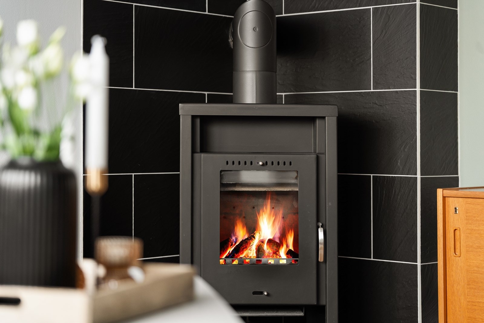 Her kan du nyte varmen fra peisen på vinterstid! Galleribilde