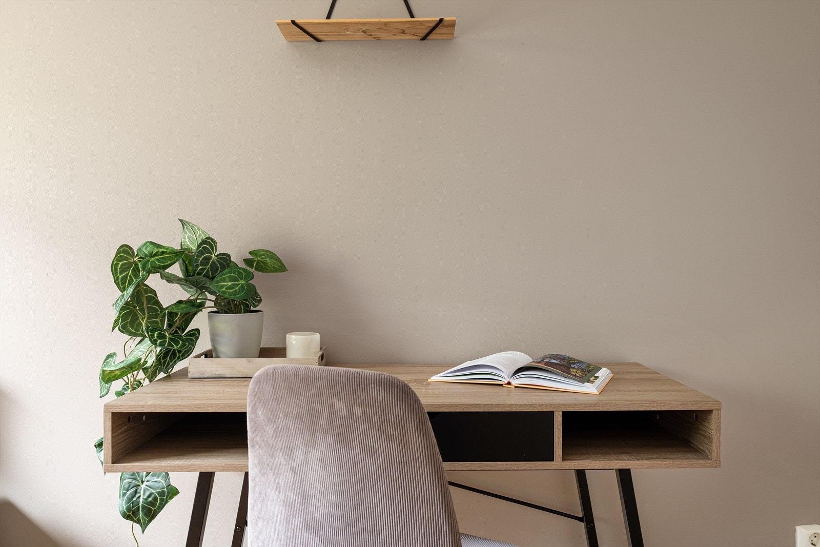 Soverommet passer også ypperlig som et hjemmekontor. Galleribilde