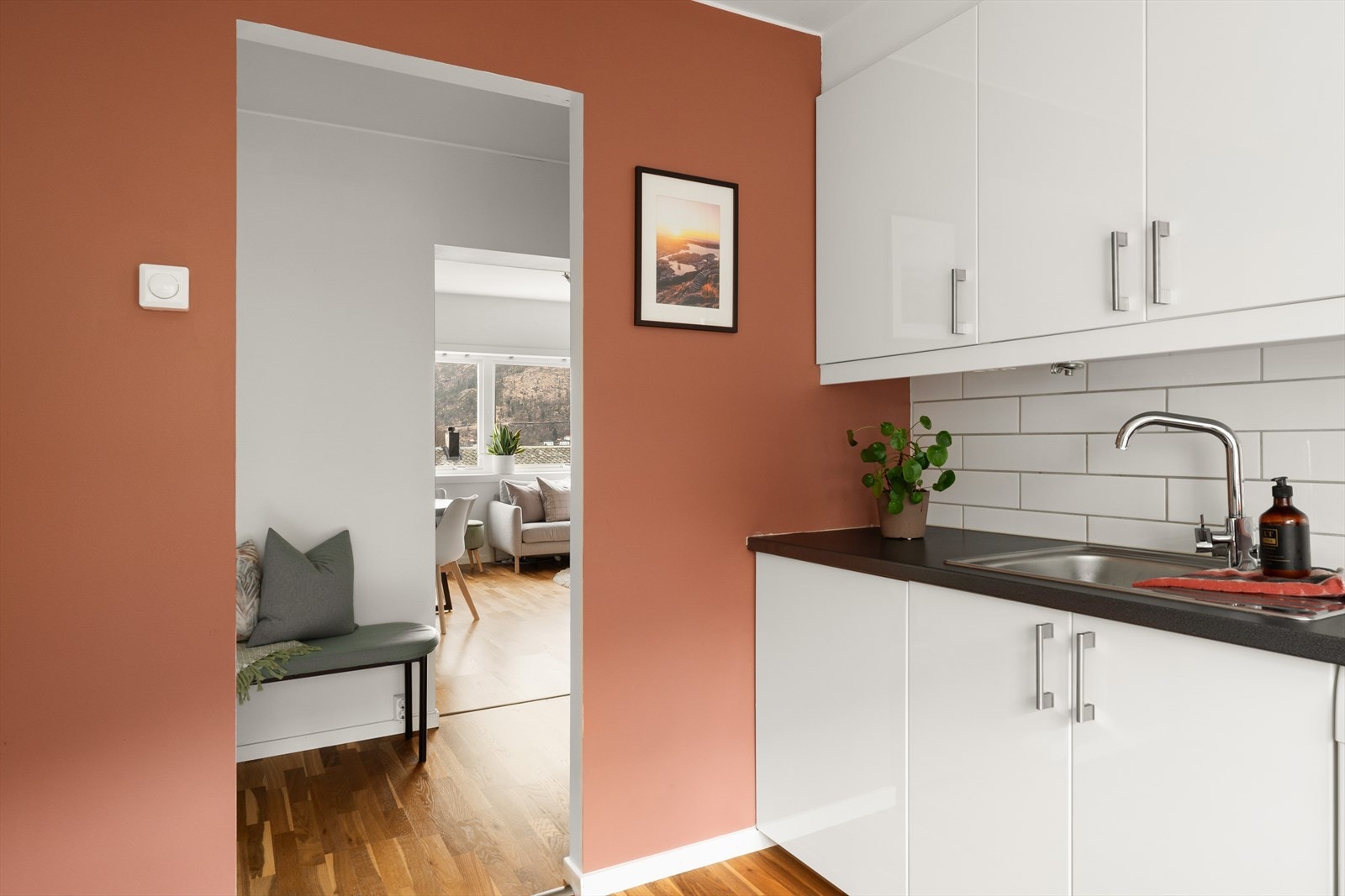 Leiligheten fikk også nytt kjøkken og bad i 2013. Galleribilde