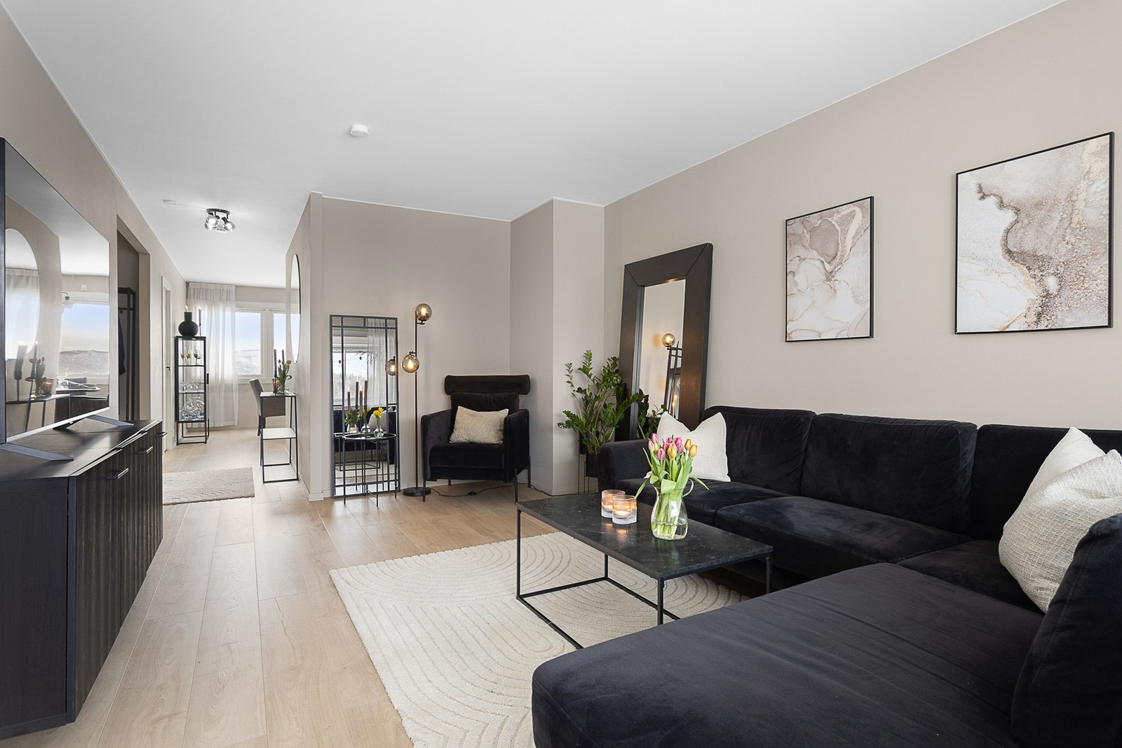 Leiligheten oppleves delikat og godt vedlikeholdt. Galleribilde