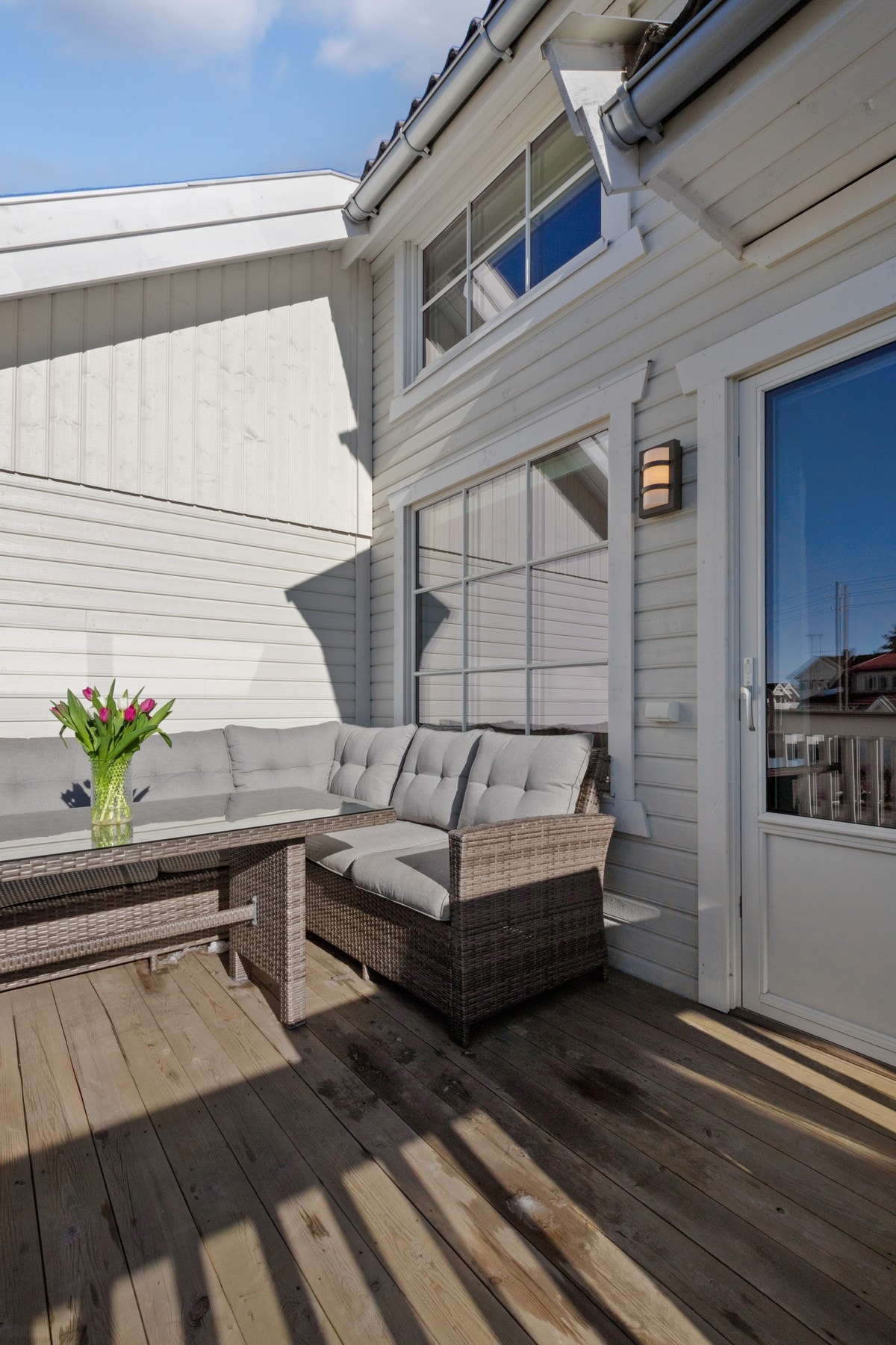 Balkongen er utstyrt med belysning og utestikk. Galleribilde