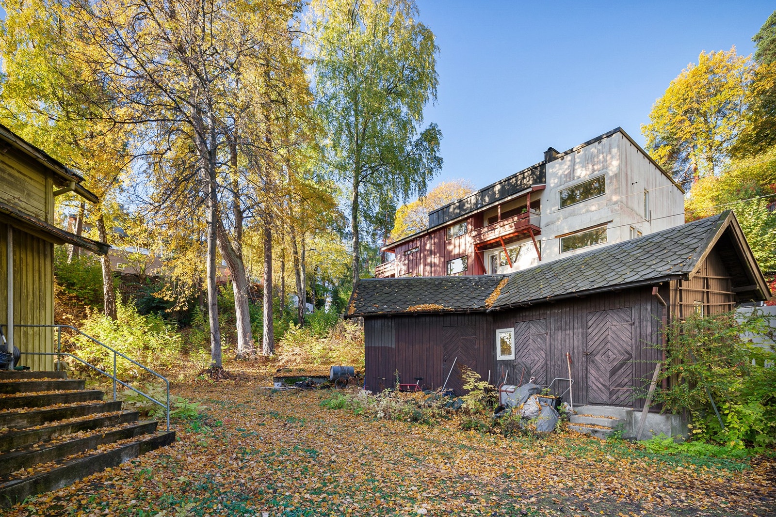 Garasje som trolig ble ført opp på1900-tallet. Galleribilde