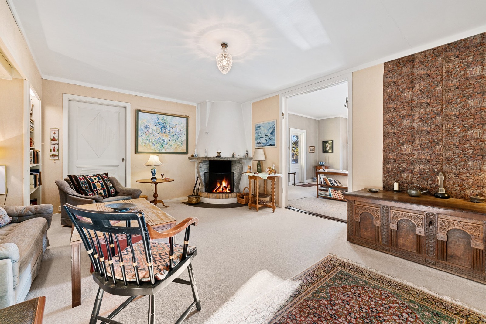 Den siste vesentlige ombyggingen skjedde i 1946/47, og huset venter nå på sin neste epoke - på noen som ser verdien i det som har vært, og potensialet i det som kan komme. Galleribilde