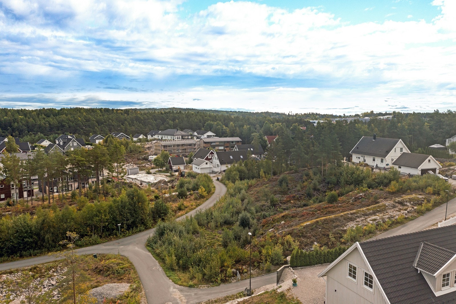 Velkommen til Ryllikveien 13, presentert av Eiendomsmegler 1 v/Henriette Henriksen. Galleribilde