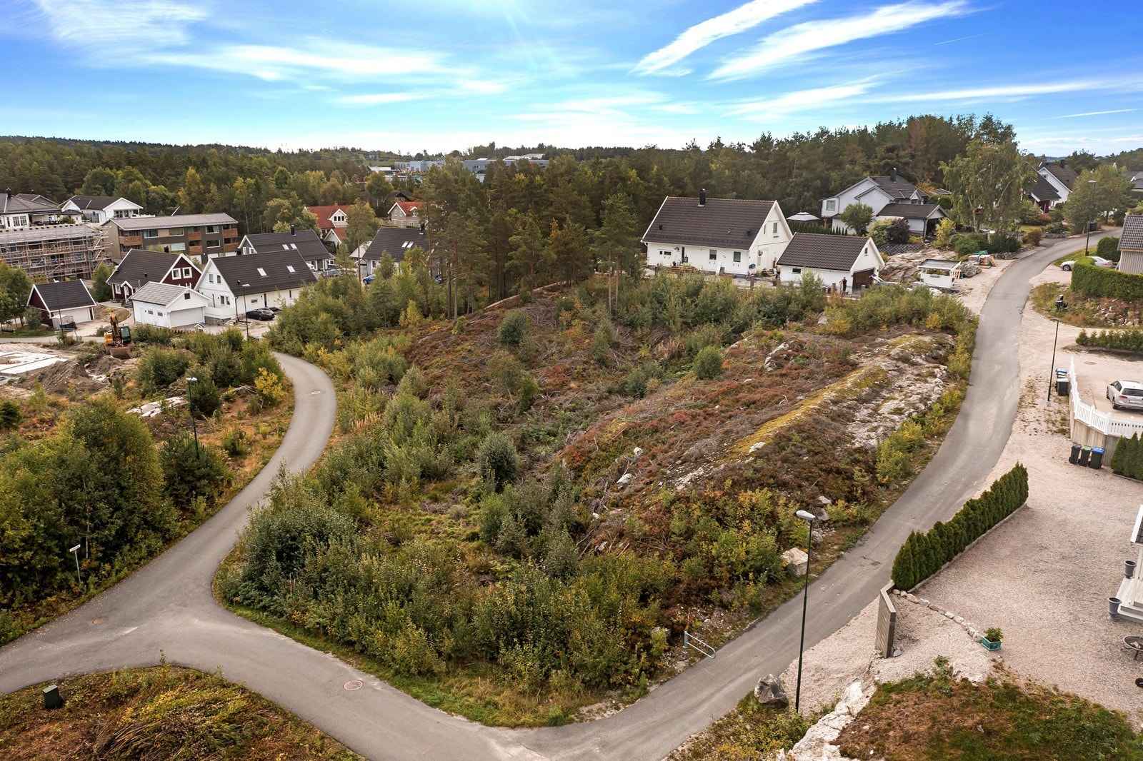 Eiendommen er fint beliggende i nabolaget. Galleribilde