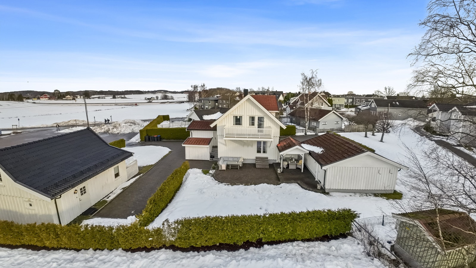 Velkommen til Klavenesveien 10 og 10B!
Enebolig med godkjent utleiedel i anneks og dobbelgarasje Galleribilde