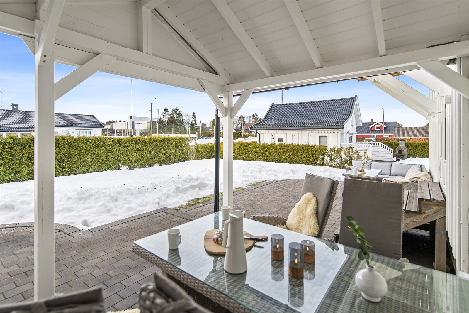 Fint utsyn og optimale solforhold på terrassen Galleribilde