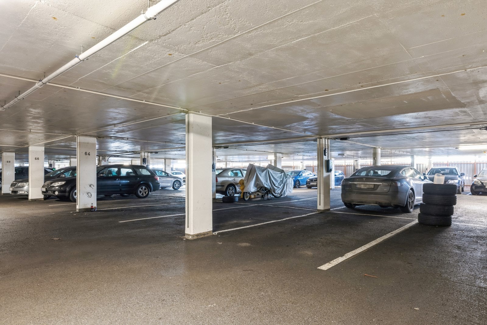 Medfølger garasjeplass. Mulighet for å sette opp ladeboks. Galleribilde