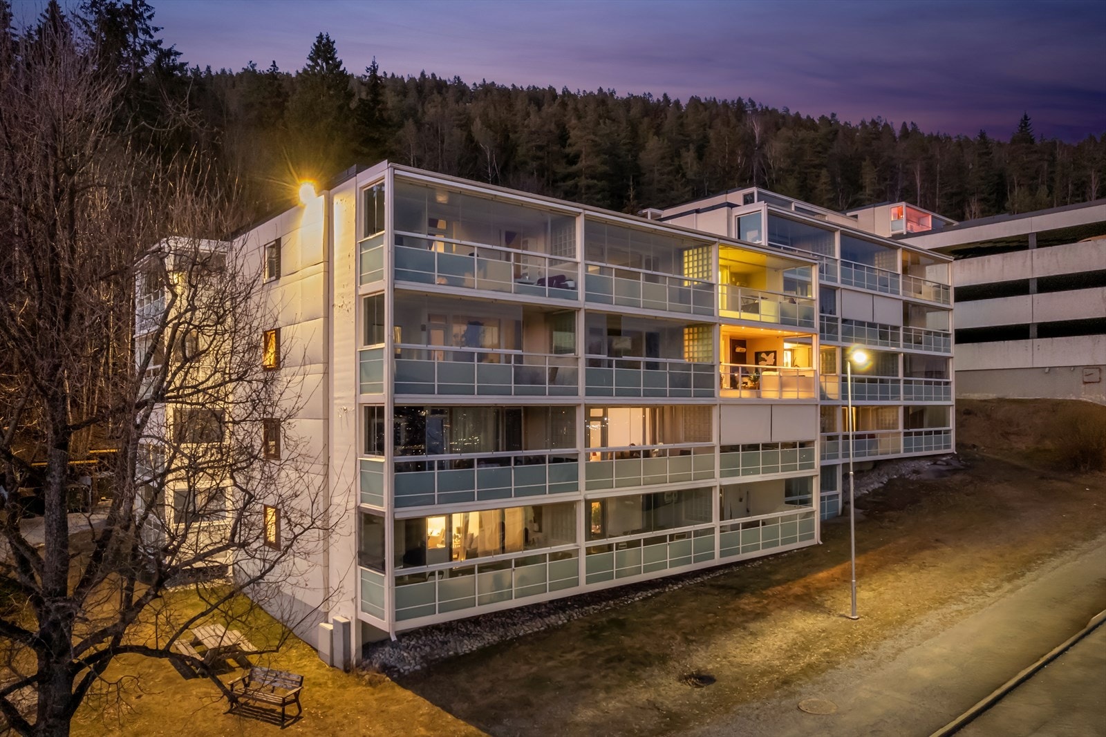 Leiligheten er beliggende nær marka med flotte turmuligheter hele året Galleribilde